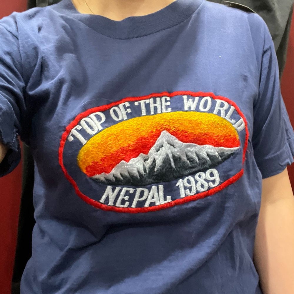 Small — VTG embroidered tee —  'Top of the World Nepal 1989'